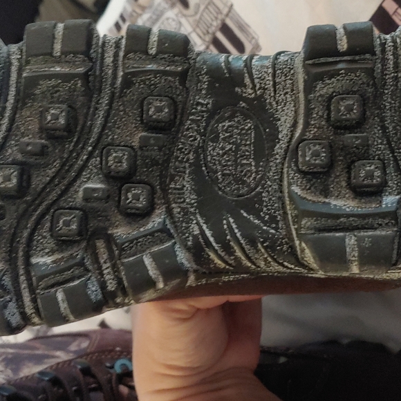 Boots - Picture 4 of 7